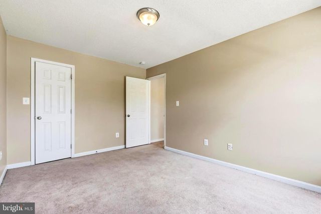 1004 GLEN OAK CT, La Plata, MD 20646