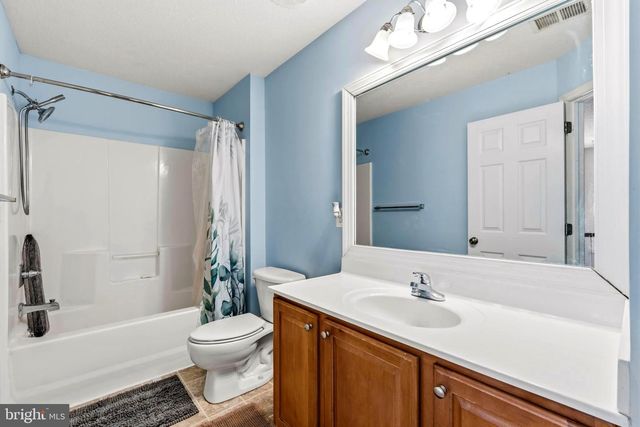 1004 GLEN OAK CT, La Plata, MD 20646
