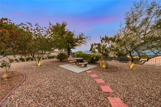 10612 Spring Garden Court, Las Vegas, NV 89134