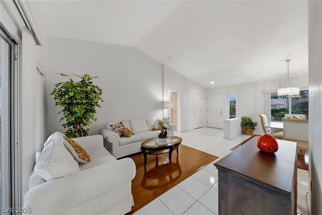 10612 Spring Garden Court, Las Vegas, NV 89134