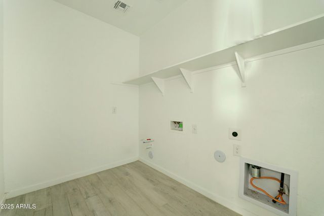 17704 W FETLOCK Trail, Surprise, AZ 85387