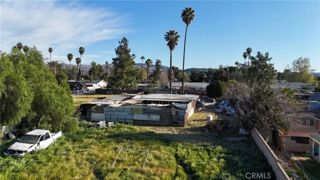 1918 E Oakland, Hemet, CA 92544