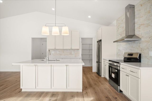 9296 N Woodridge Ct, Spokane, WA 99208