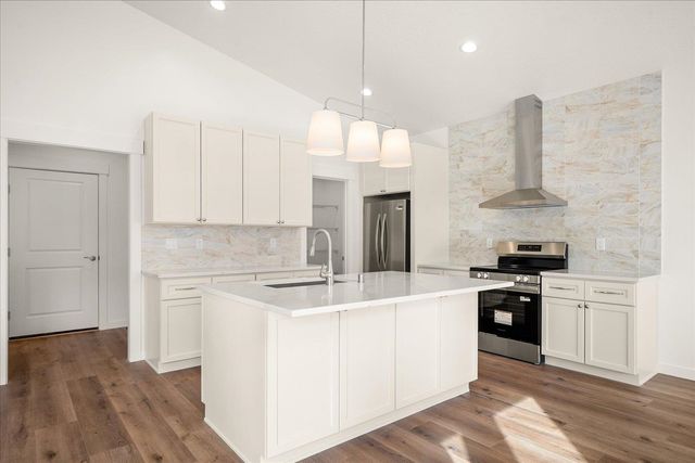 9296 N Woodridge Ct, Spokane, WA 99208