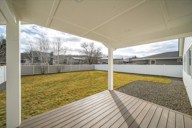 9296 N Woodridge Ct, Spokane, WA 99208