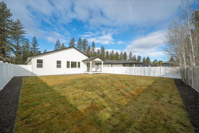 9296 N Woodridge Ct, Spokane, WA 99208