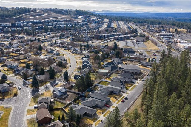 9296 N Woodridge Ct, Spokane, WA 99208