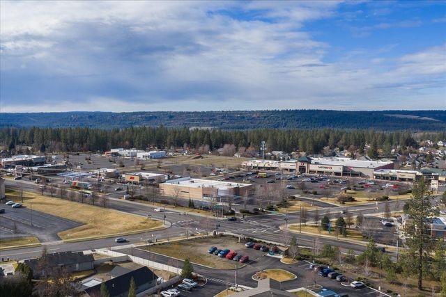 9296 N Woodridge Ct, Spokane, WA 99208