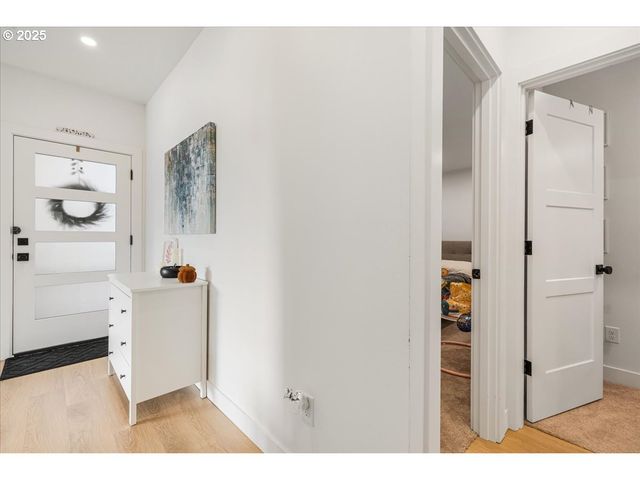 520 COLUMBIA St, Cathlamet, WA 98612