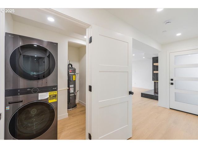 520 COLUMBIA St, Cathlamet, WA 98612