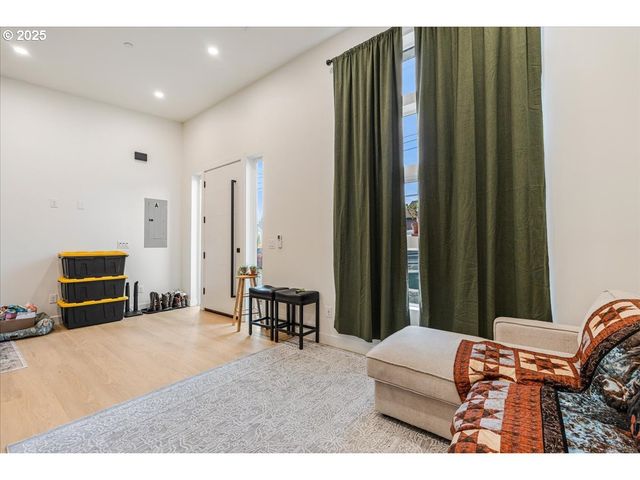 520 COLUMBIA St, Cathlamet, WA 98612