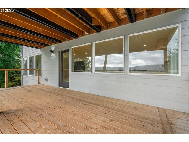 520 COLUMBIA St, Cathlamet, WA 98612