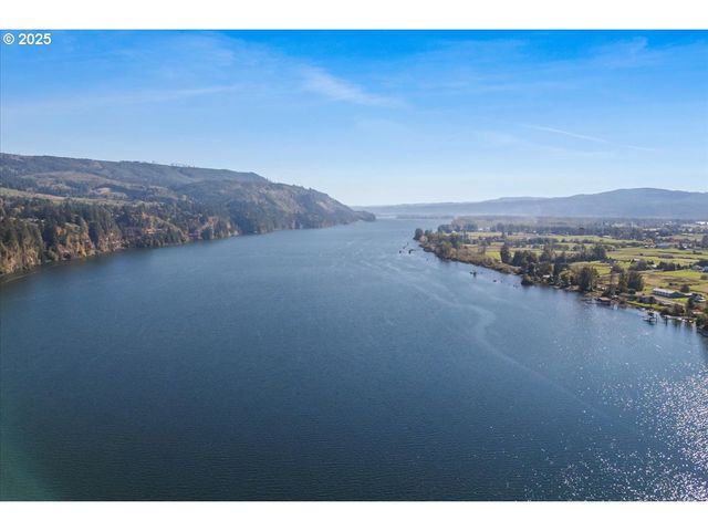 520 COLUMBIA St, Cathlamet, WA 98612