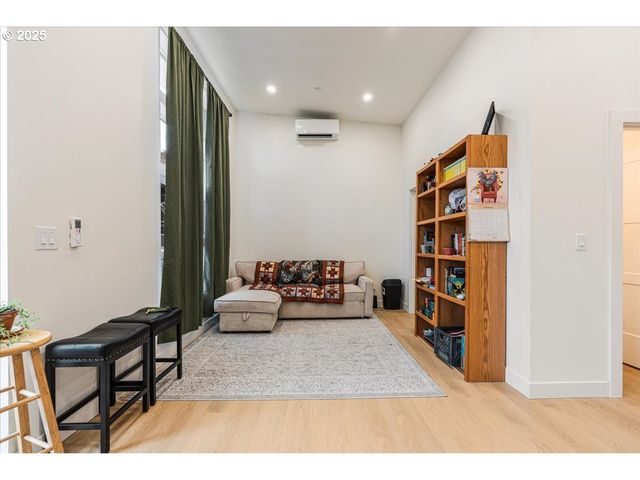 520 COLUMBIA St, Cathlamet, WA 98612