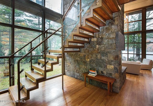 8 Riley Farm Lane, Saratoga Springs, NY 12866