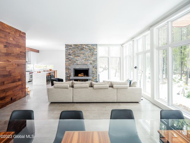 8 Riley Farm Lane, Saratoga Springs, NY 12866