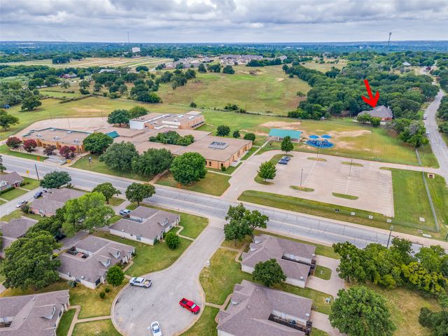 101 Oakwood Drive, Weatherford, TX 76086