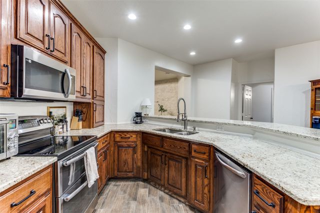 101 Oakwood Drive, Weatherford, TX 76086