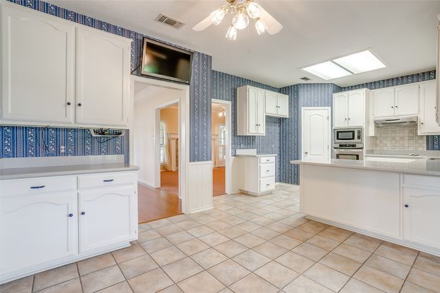 144 Trailwood Drive, Joshua, TX 76058