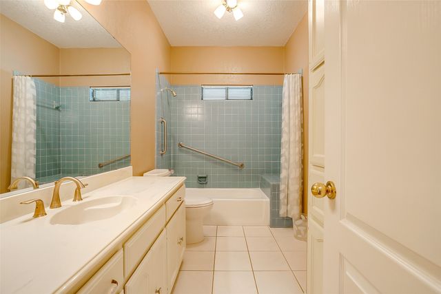 144 Trailwood Drive, Joshua, TX 76058
