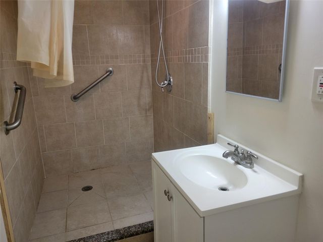 8126 Golf Green Circle, Houston, TX 77036