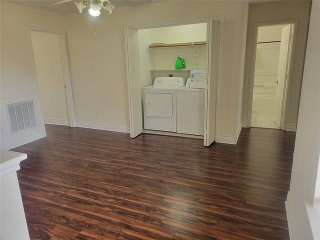 8126 Golf Green Circle, Houston, TX 77036