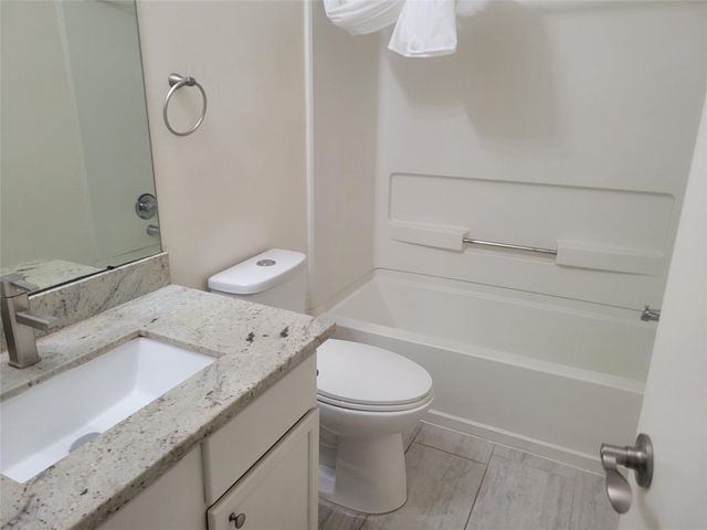 8126 Golf Green Circle, Houston, TX 77036