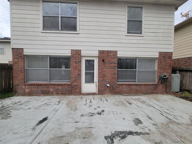 8126 Golf Green Circle, Houston, TX 77036