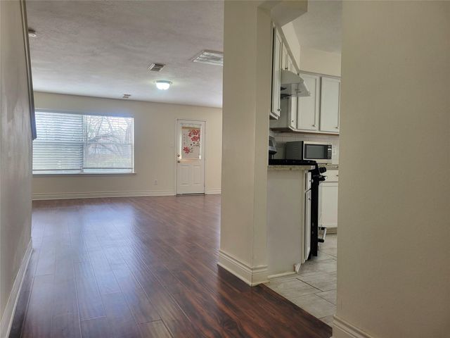 8126 Golf Green Circle, Houston, TX 77036