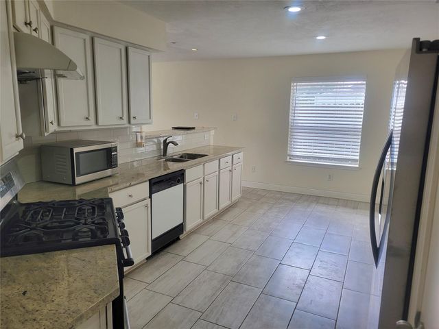 8126 Golf Green Circle, Houston, TX 77036