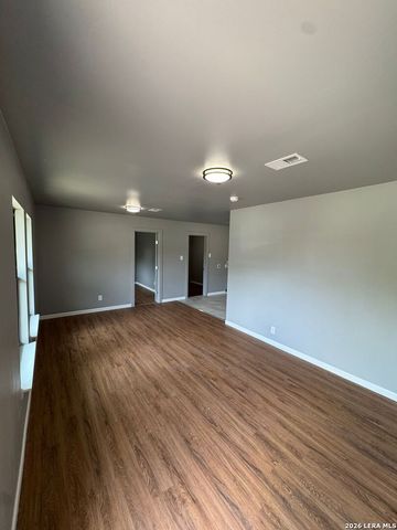 4627 LAKEWOOD DR, San Antonio, TX 78220