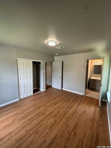 4627 LAKEWOOD DR, San Antonio, TX 78220