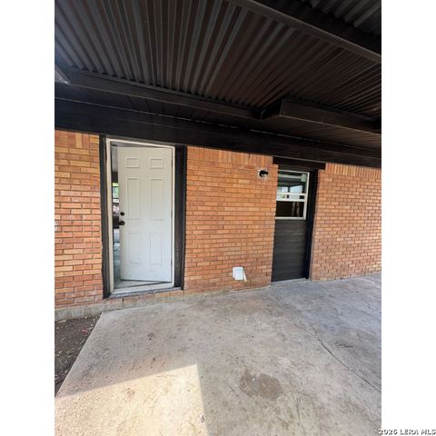 4627 LAKEWOOD DR, San Antonio, TX 78220