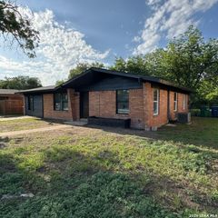 4627 LAKEWOOD DR, San Antonio, TX 78220