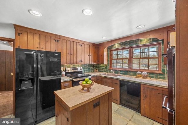 130 BEAUMONT RD, Devon, PA 19333