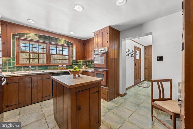 130 BEAUMONT RD, Devon, PA 19333