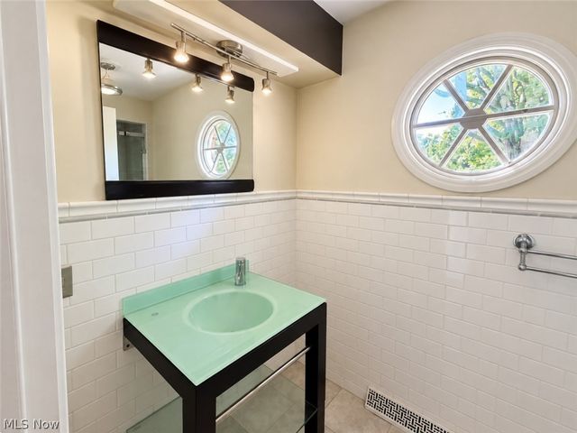267 S Main Street, Hudson, OH 44236