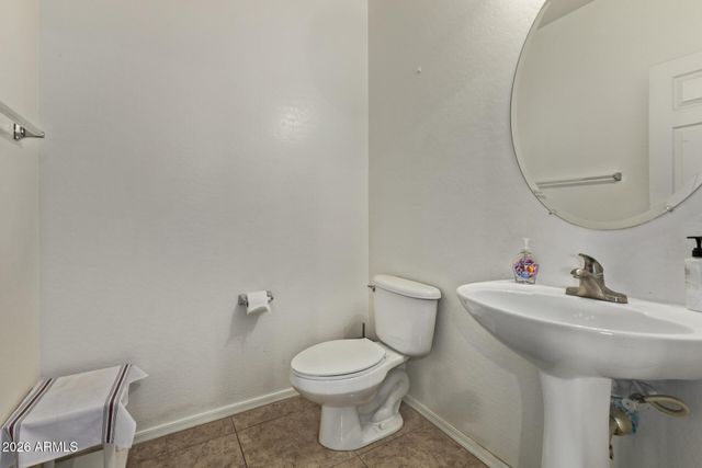 825 E MINTON Street, Phoenix, AZ 85042