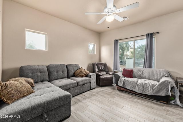 825 E MINTON Street, Phoenix, AZ 85042