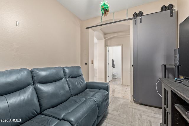 825 E MINTON Street, Phoenix, AZ 85042