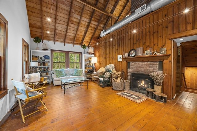 76 F R Lillie Rd, Falmouth, MA 02543