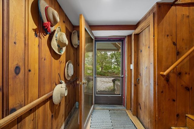 76 F R Lillie Rd, Falmouth, MA 02543