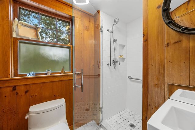 76 F R Lillie Rd, Falmouth, MA 02543