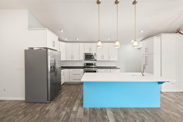 1528 E Twin Brook Terrace, Mustang, OK 73064