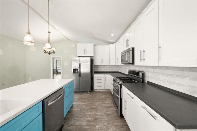 1528 E Twin Brook Terrace, Mustang, OK 73064