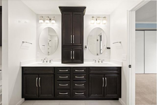 1528 E Twin Brook Terrace, Mustang, OK 73064