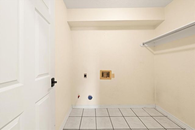 1528 E Twin Brook Terrace, Mustang, OK 73064