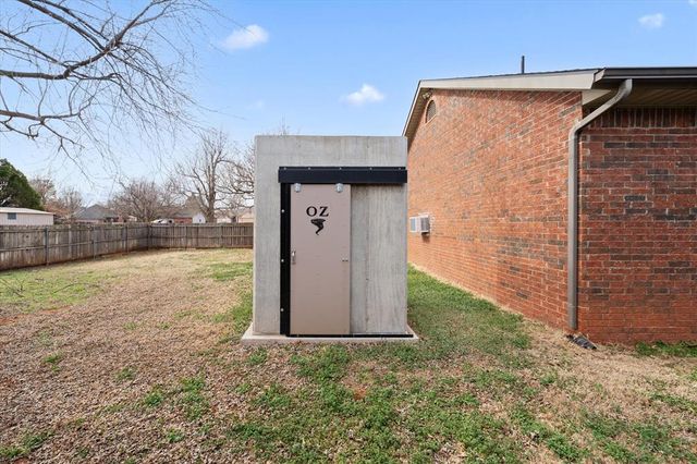 1528 E Twin Brook Terrace, Mustang, OK 73064