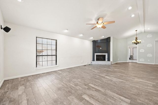 1528 E Twin Brook Terrace, Mustang, OK 73064