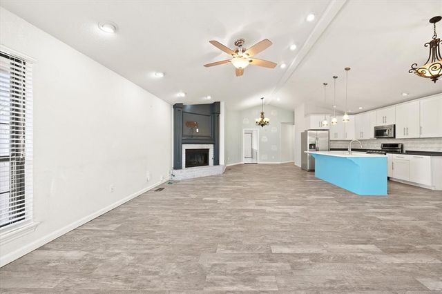 1528 E Twin Brook Terrace, Mustang, OK 73064